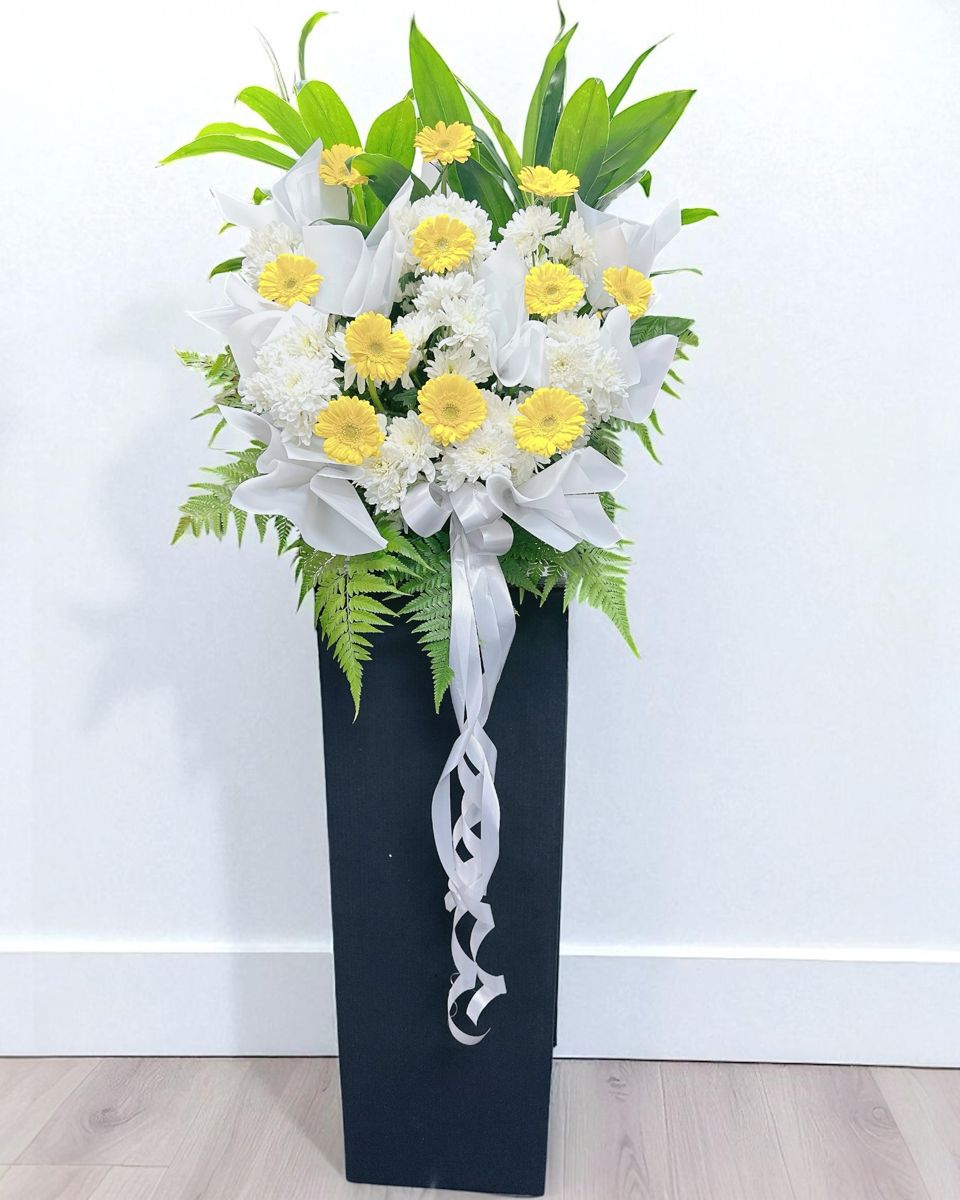 Condolences Flower Stand 38 – Condolence Flower Stands
