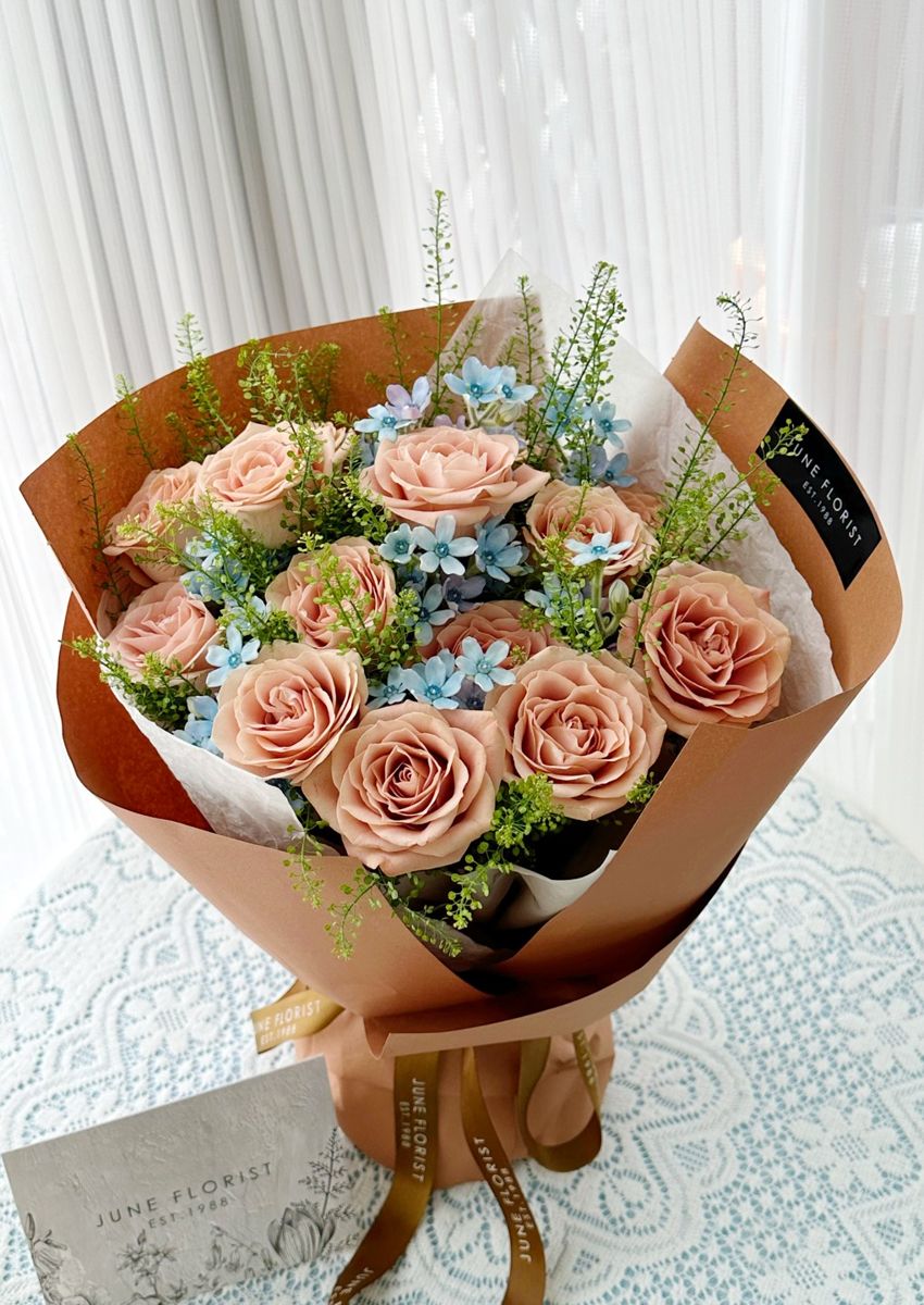 Flower Bouquet (Cappuccino Roses) 006 – Hand Bouquets
