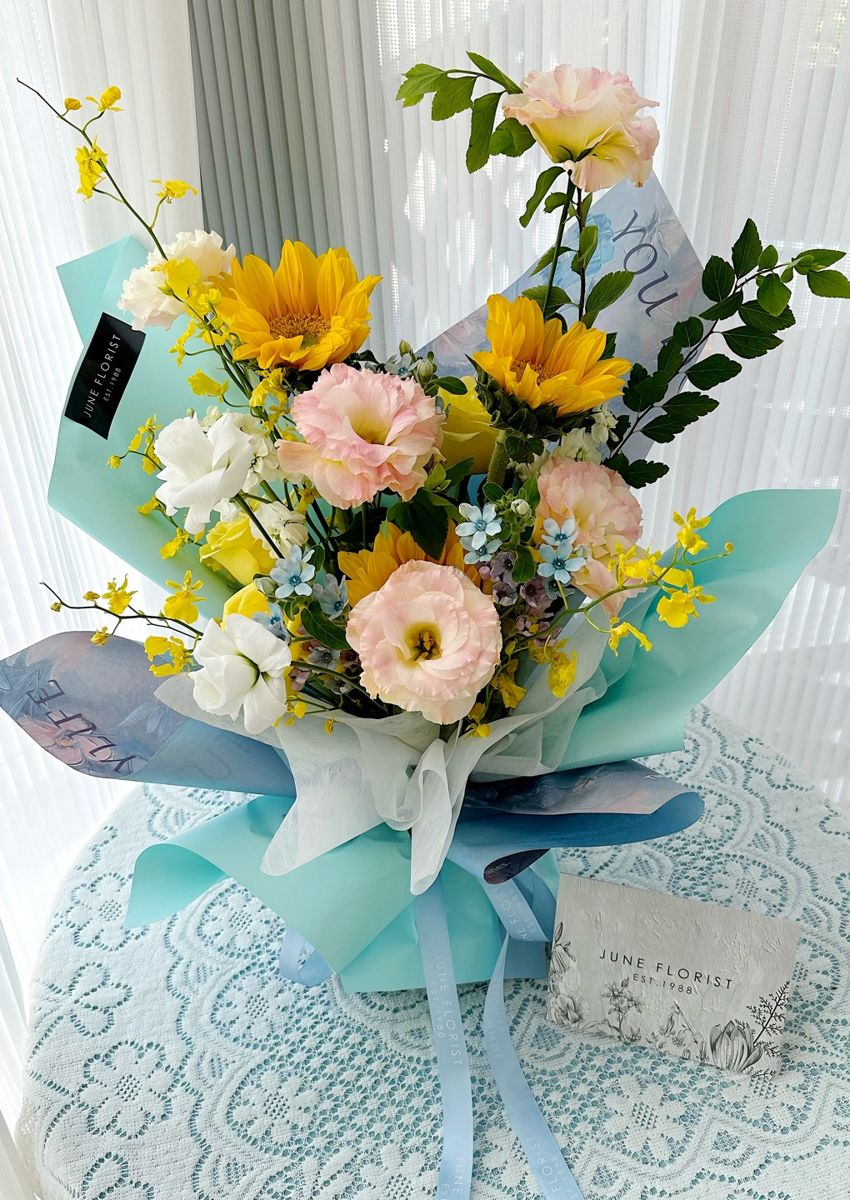 Flower Bouquet (Sunflower) 012 – Hand Bouquets