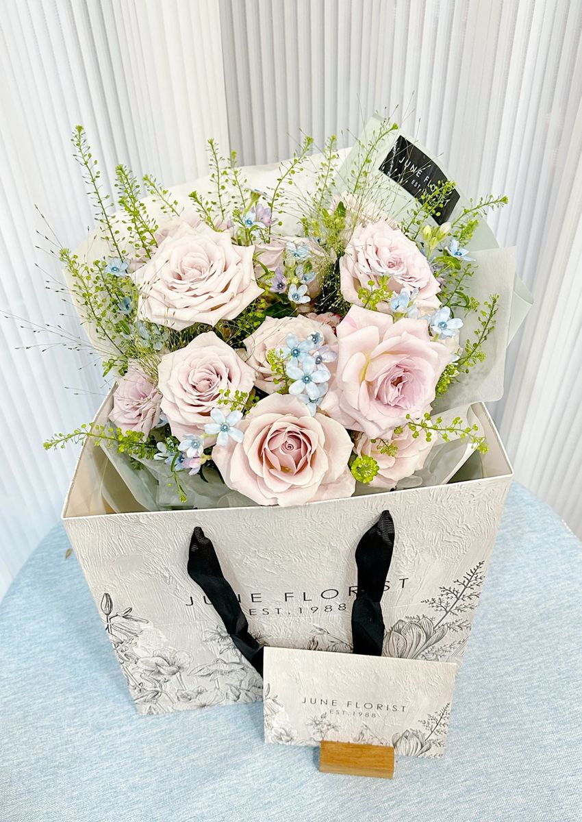 Rose Bouquet (12 Roses) 017 – image 3