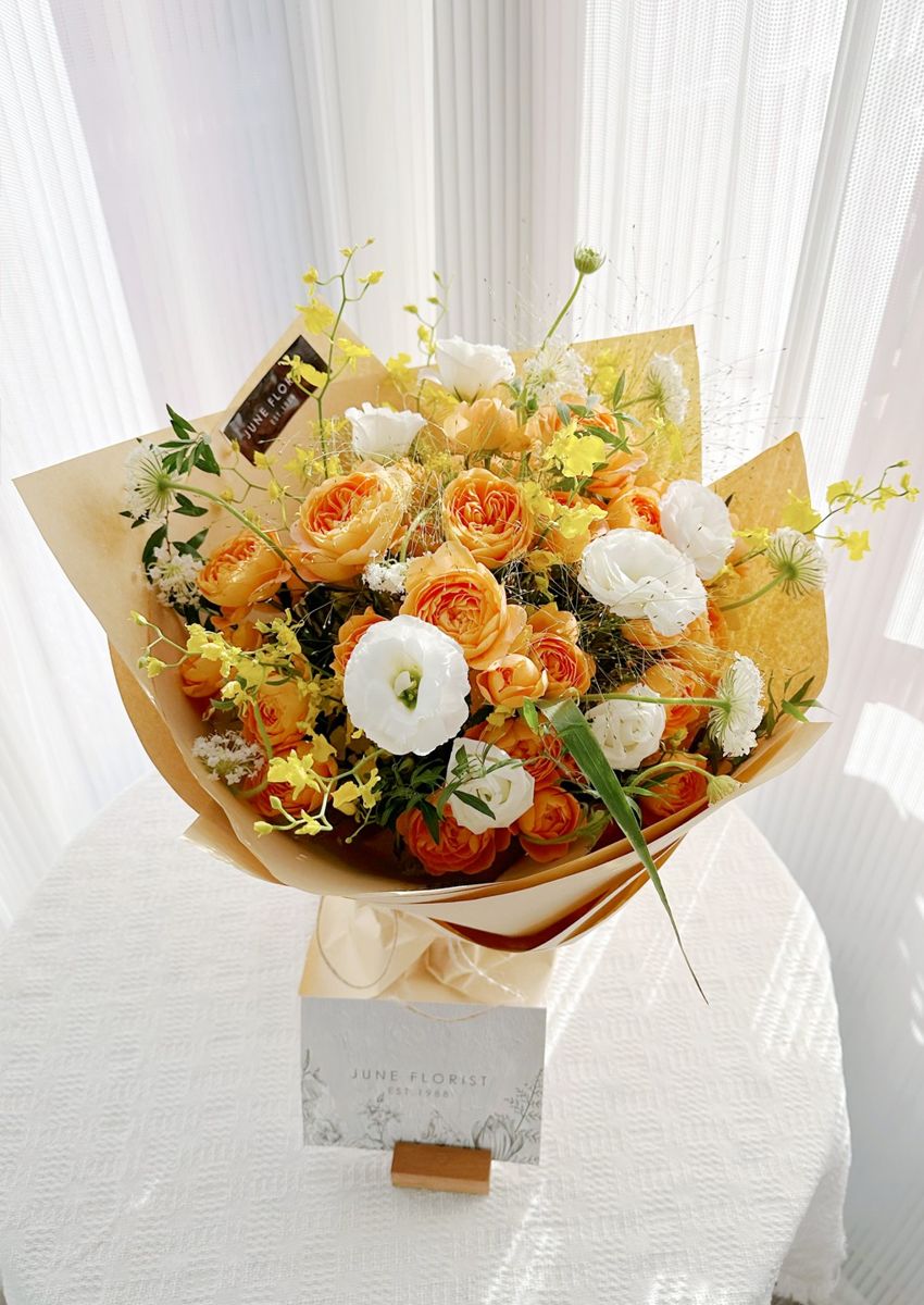 Flower Bouquet (Orange Rose) 022 – Hand Bouquets