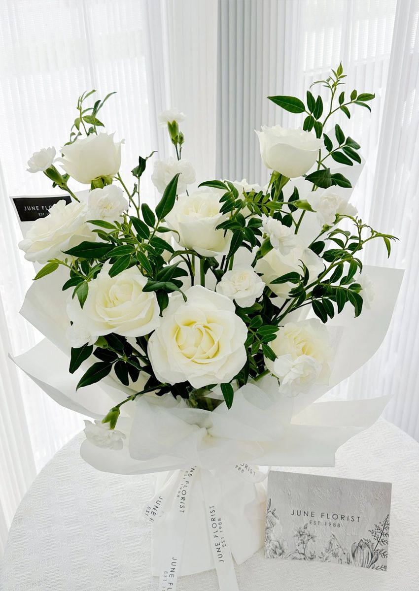 Flower Bouquet (White Rose) 033 – Hand Bouquets