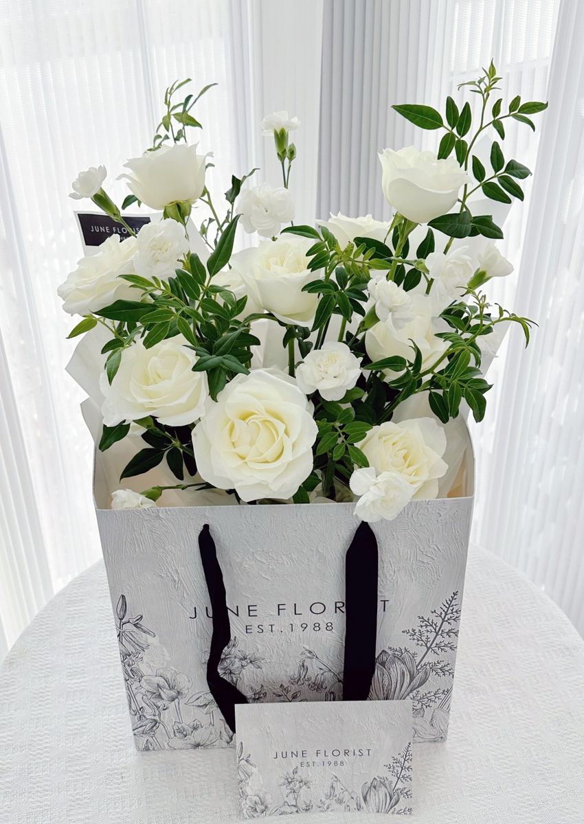 Flower Bouquet (White Rose) 033 – image 3
