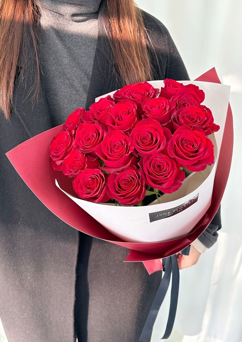 Love’s Embrace (18 Roses) – image 3