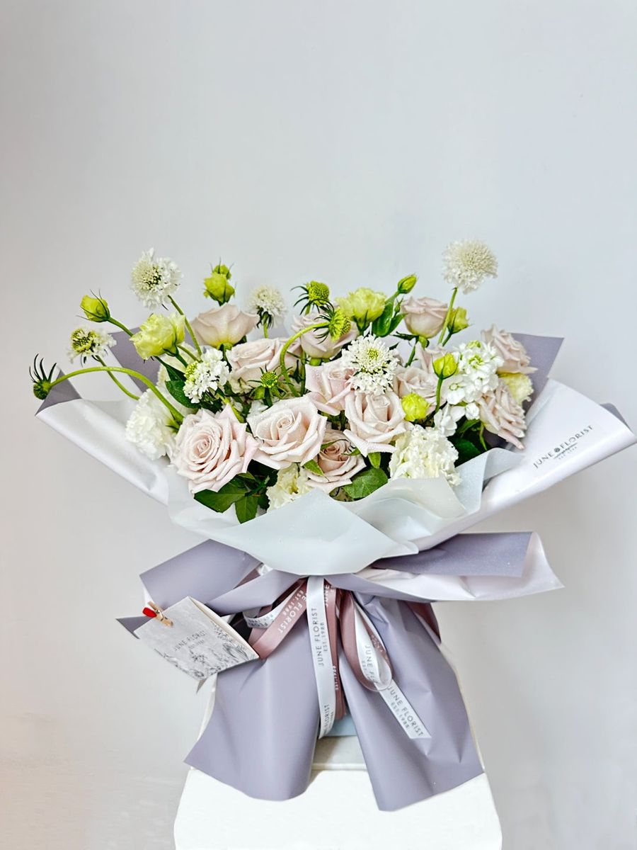 Flower Bouquet (Menta Rose) 046 – Hand Bouquets