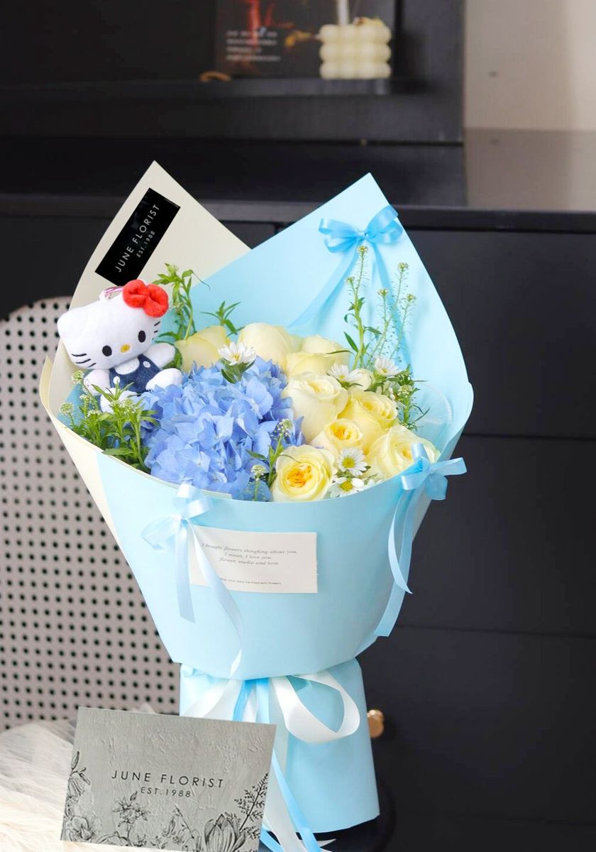 Flower Bouquet (Hydrangea & Rose) 055 – Hand Bouquets