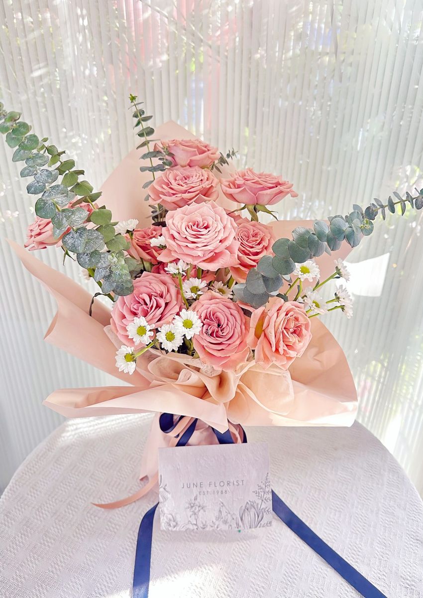 Roses Bouquet 066 – Hand Bouquets