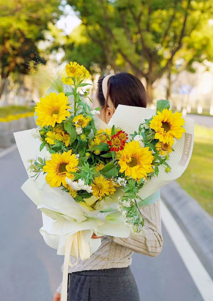 Sunflower Bouquet 067 – image 3