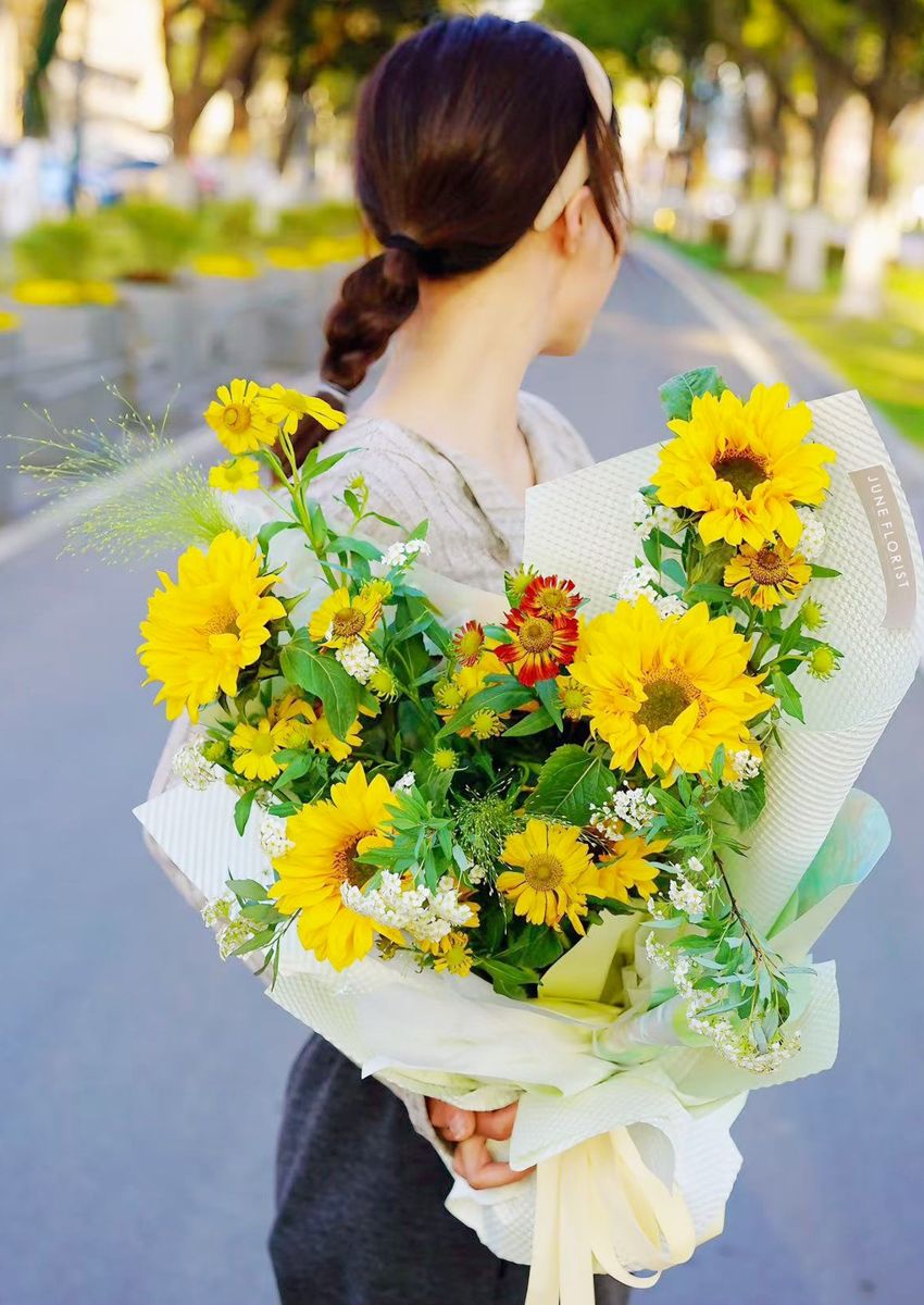 Sunflower Bouquet 067 – image 4