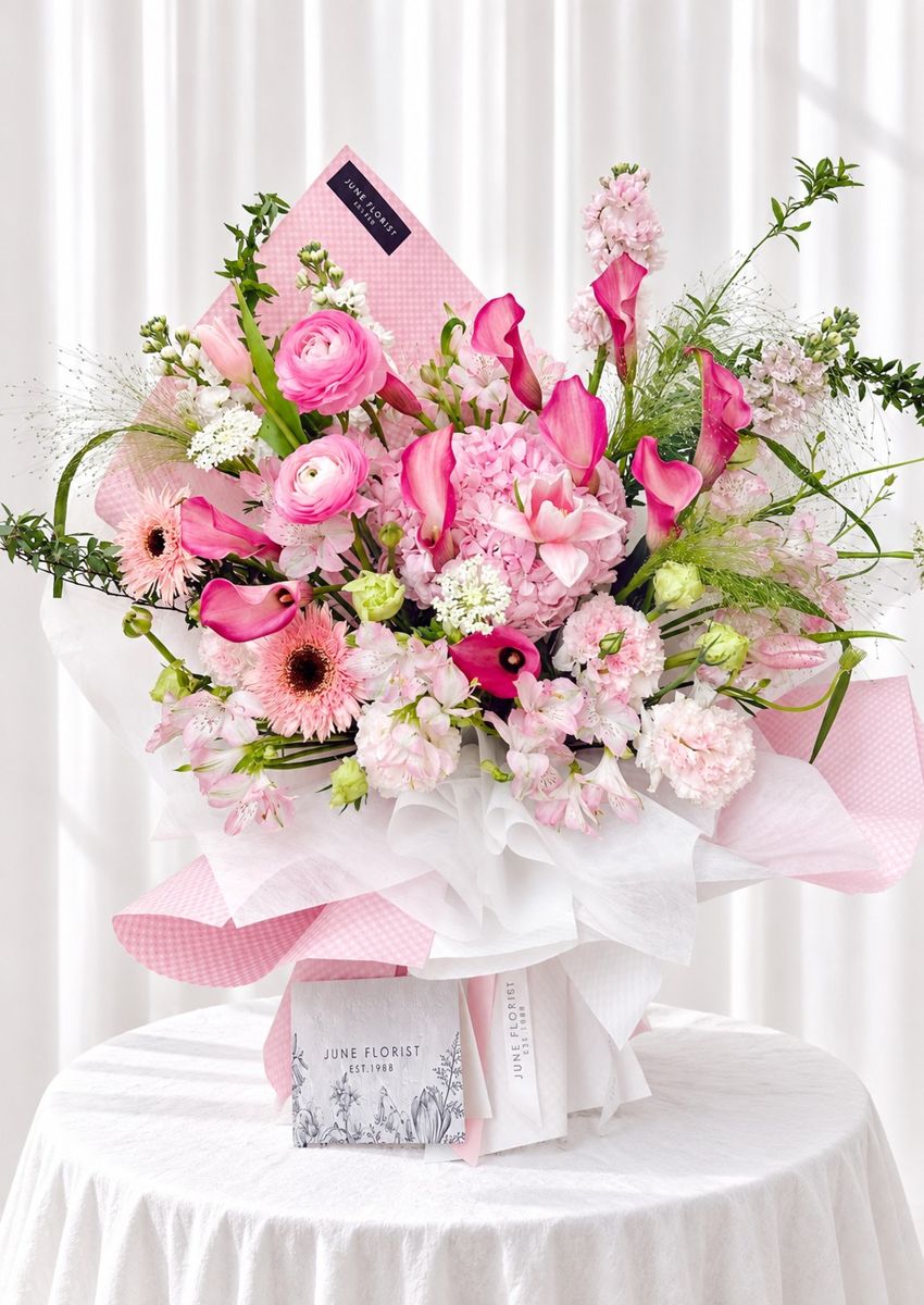 Pink Grandeur – Luxury Pink Calla Lily Bouquet Singapore – Hand Bouquets