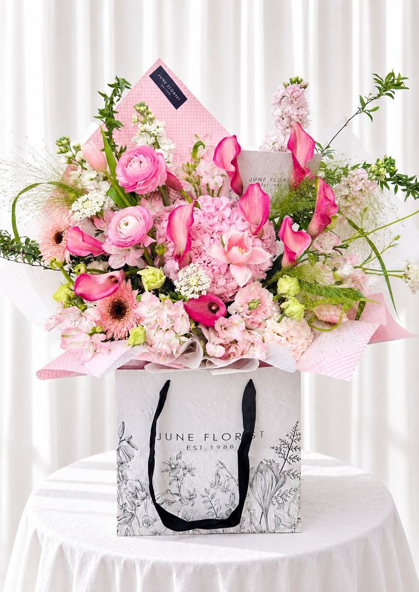 Pink Grandeur – Luxury Pink Calla Lily Bouquet Singapore – image 2