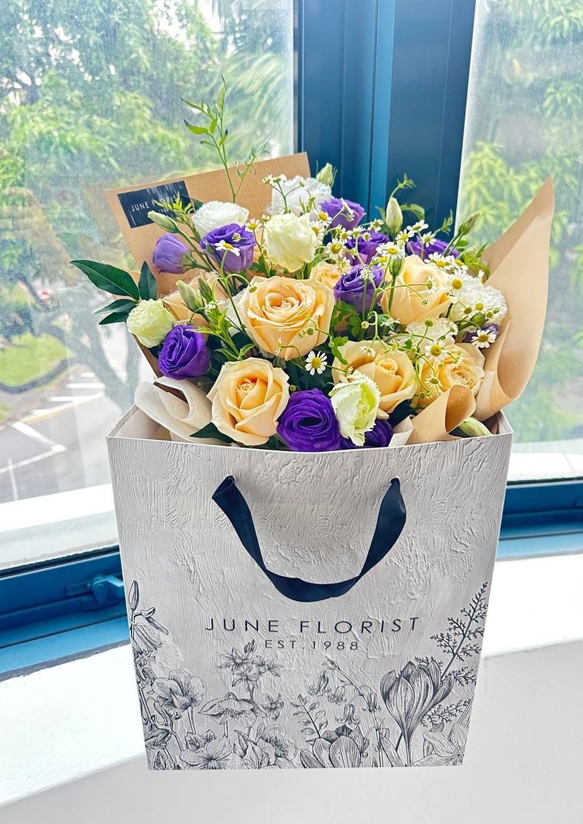 Champagne Rose Bouquet 0811 – image 2