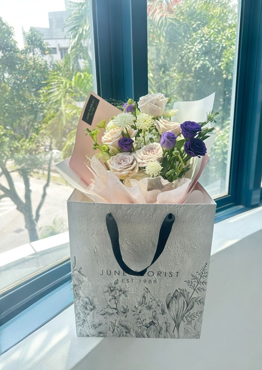 Hand Bouquet 099 – image 2