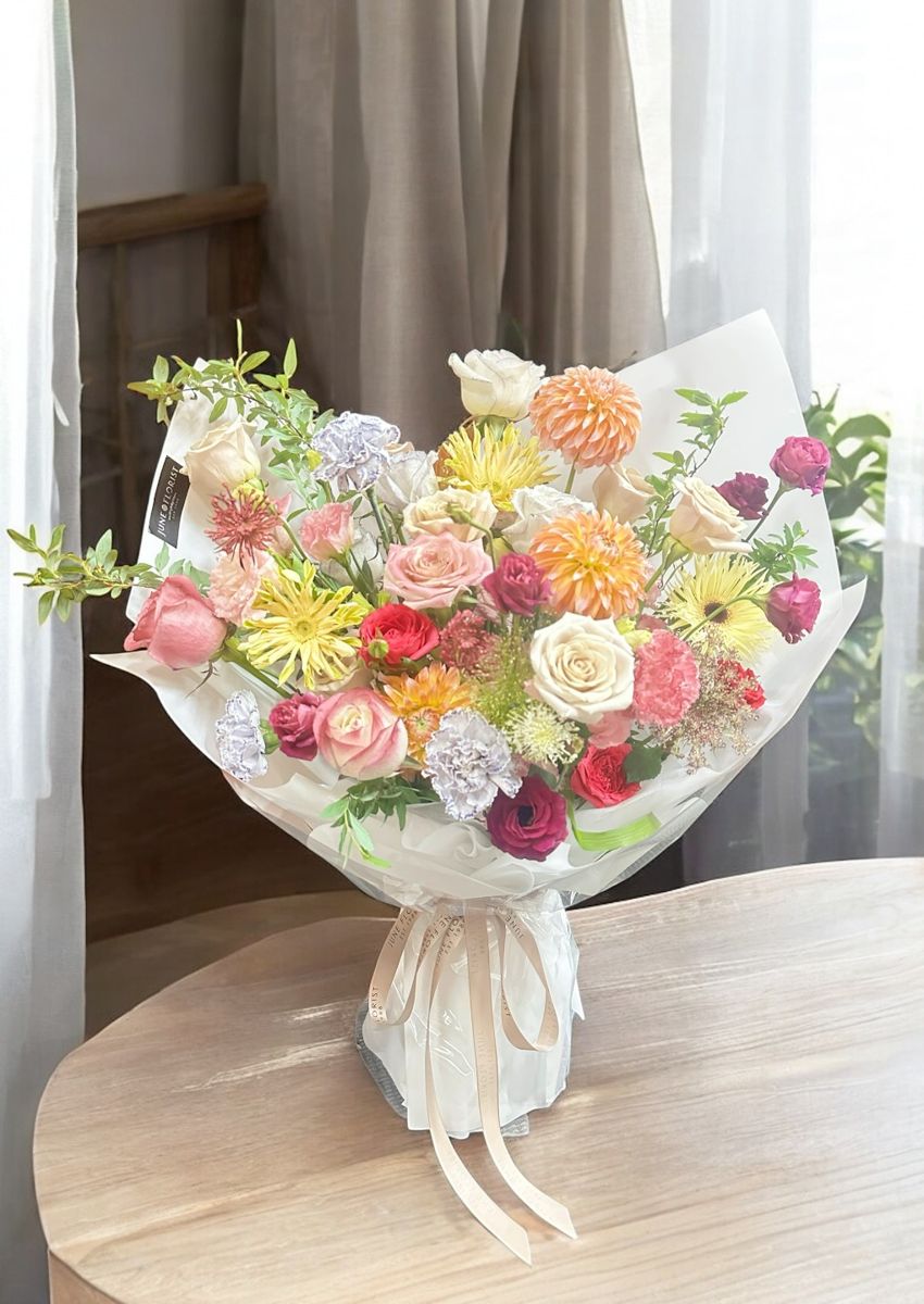 Hand Bouquet 100 – Hand Bouquets