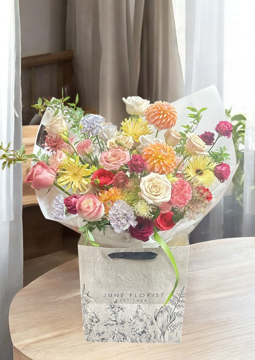 Hand Bouquet 100 – image 2