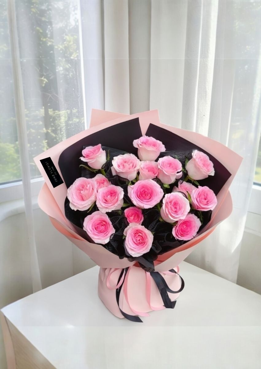 Hand Bouquet (Austin Roses) 101 – Hand Bouquets