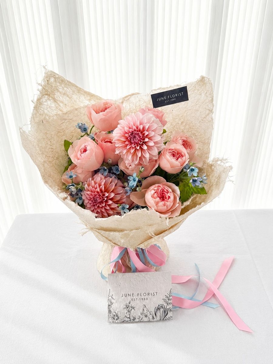 Katherine Garden Rose – Hand Bouquets